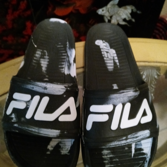 Authentic FILA Flats Women's Size 7.5 - Picture 4 of 11